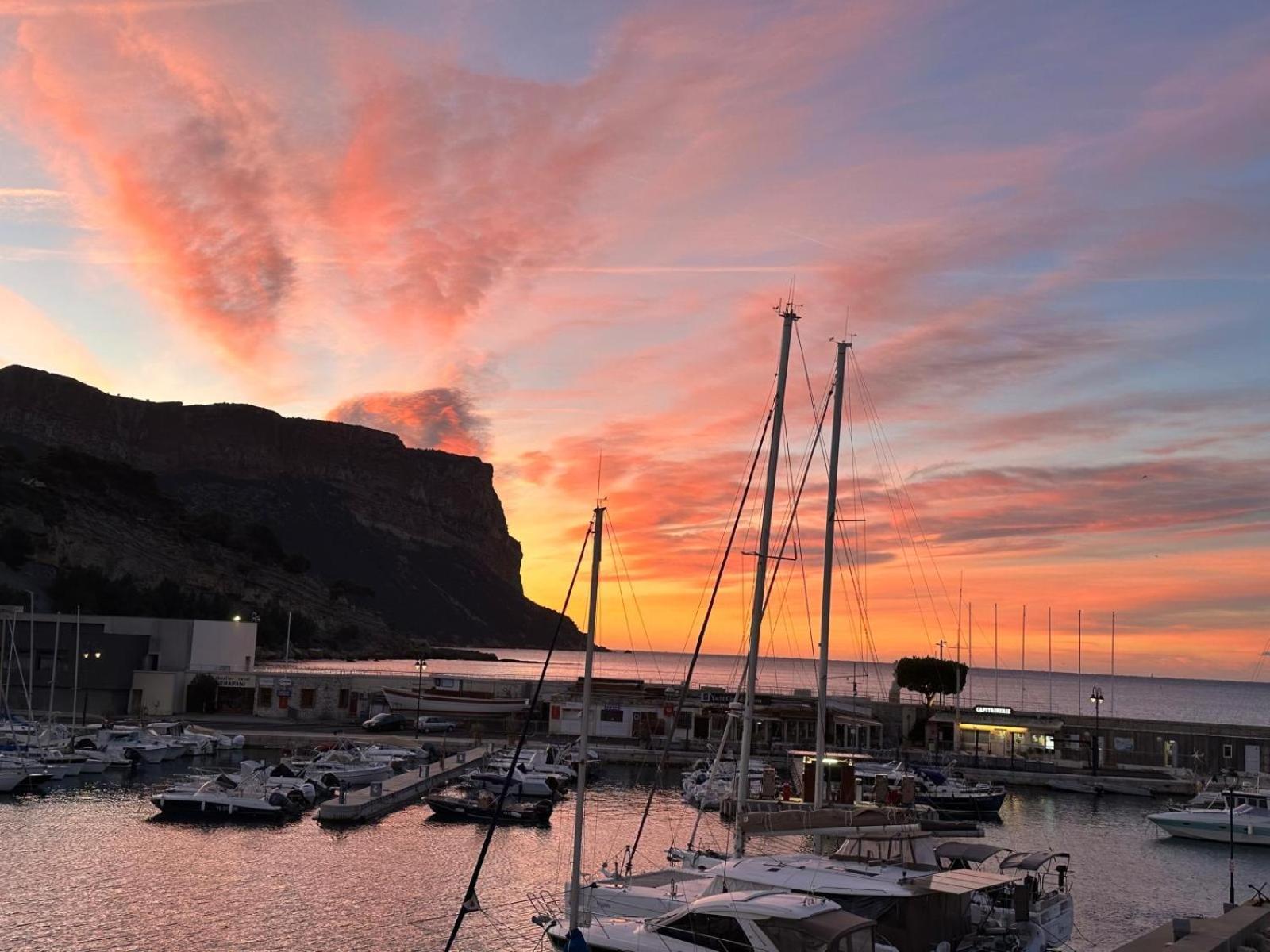Cassis, Le Grand Bleu, Triplex Vue Mer, Port Plage 10Mn A Pieds 外观 照片